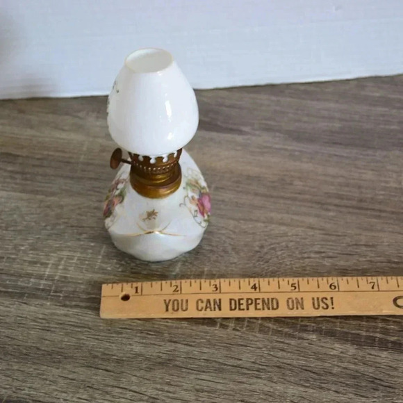 Vintage Miniature  Oil Lamp - Picture 9 of 10